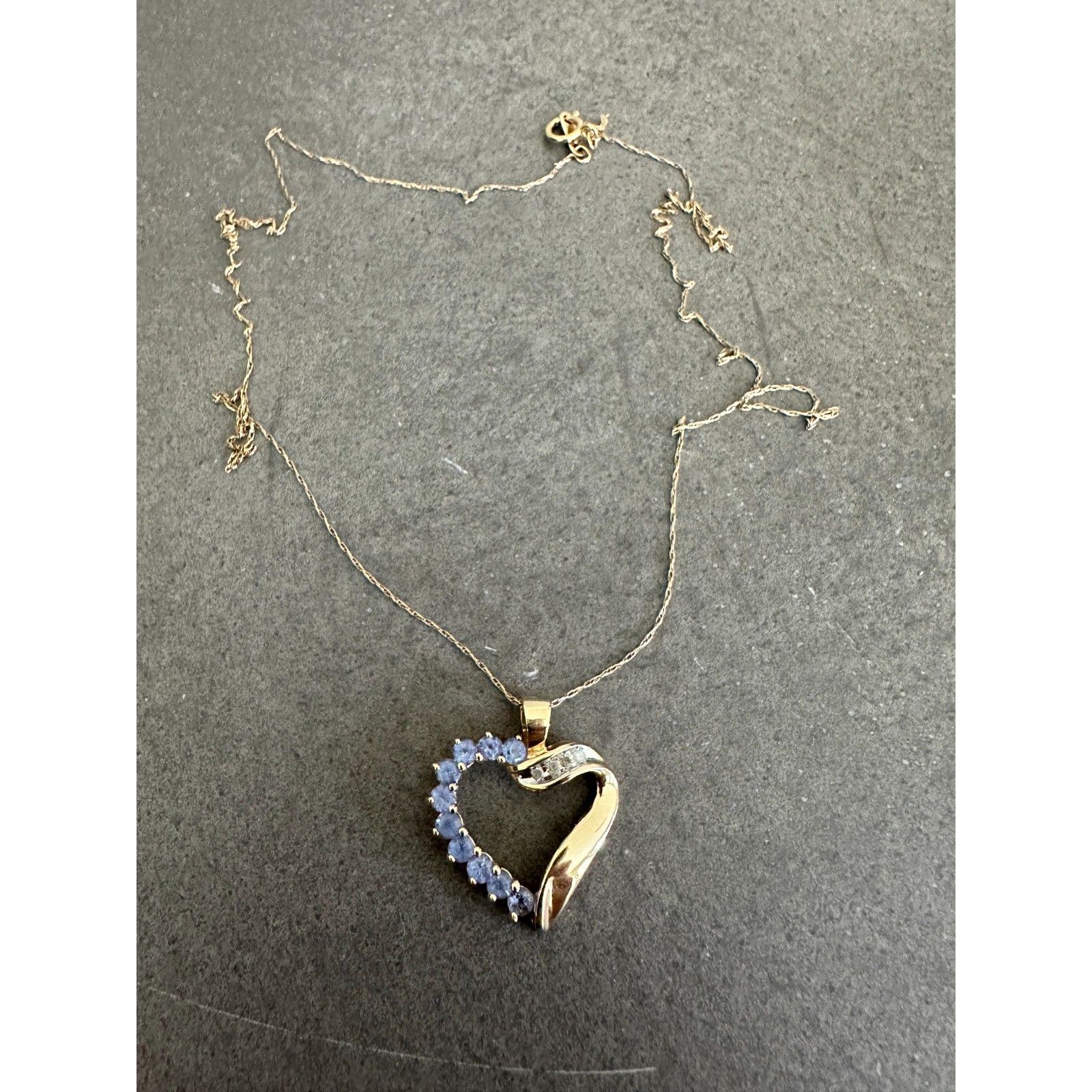 10k Gold And Tanzanite Heart Pendant On 10k Gold Chain